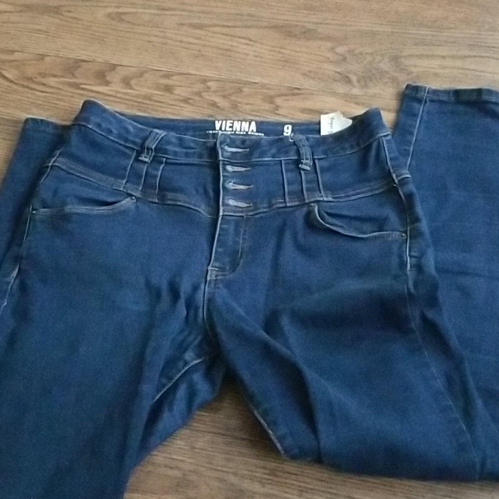 Jean's